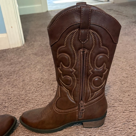 Cat & Jack Brown Kids Boots, 13 - Picture 5 of 6